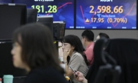 有关加拿大主权问题 加拿大总理会见英国国王